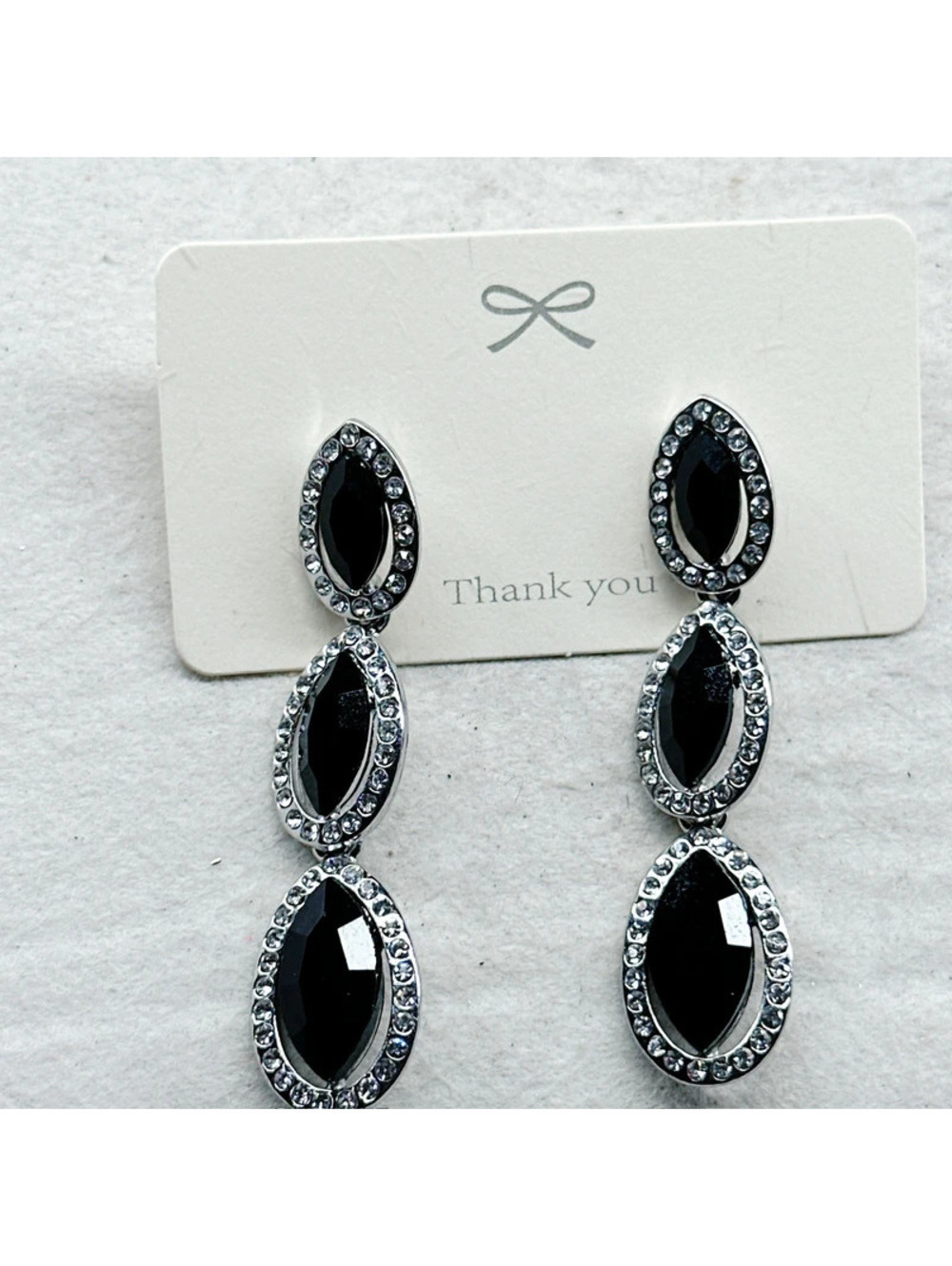 5475gc. Black and Silvertone Bling Earrings
